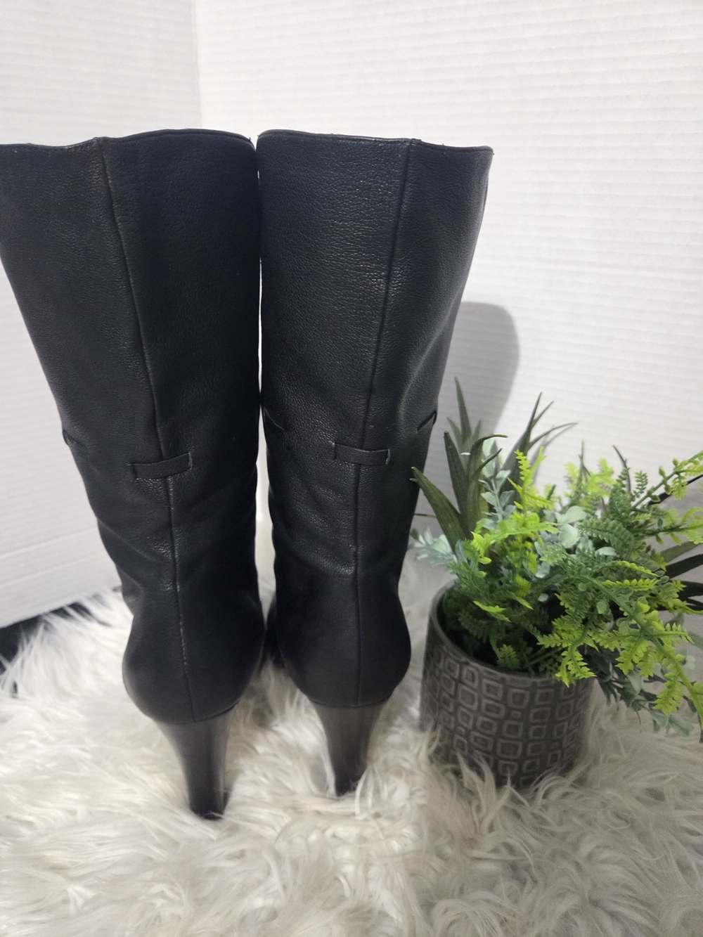Betsey Johnson Black Pebbled Leather Mid-Calf Heeled Boots. Size 10 Women - Picture 4 of 9
